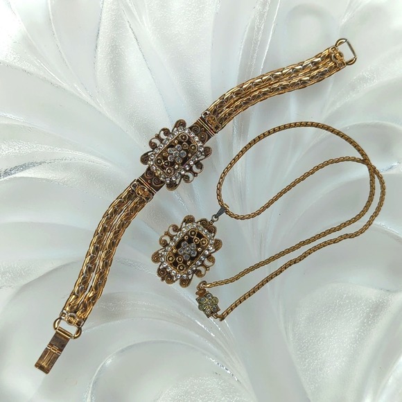 Sarah Coventry Jewelry - Sarah Coventry Queen Victoria Necklace and Bracelet Set